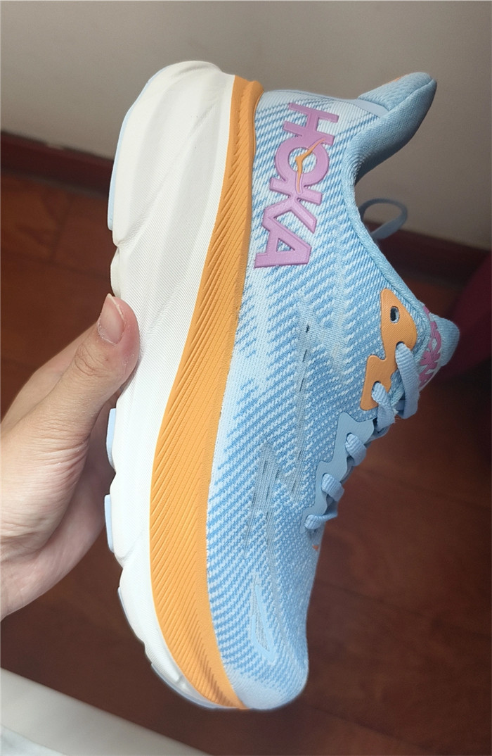 호카 원 원 클리프톤 9 런닝화 1132211-ABIW photo review