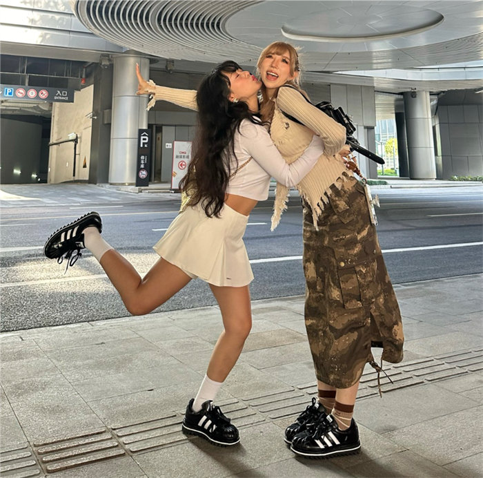 아디다스 x 클랏 슈퍼스타 편안한 미끄럼방지마모 블랙 IH5953 photo review