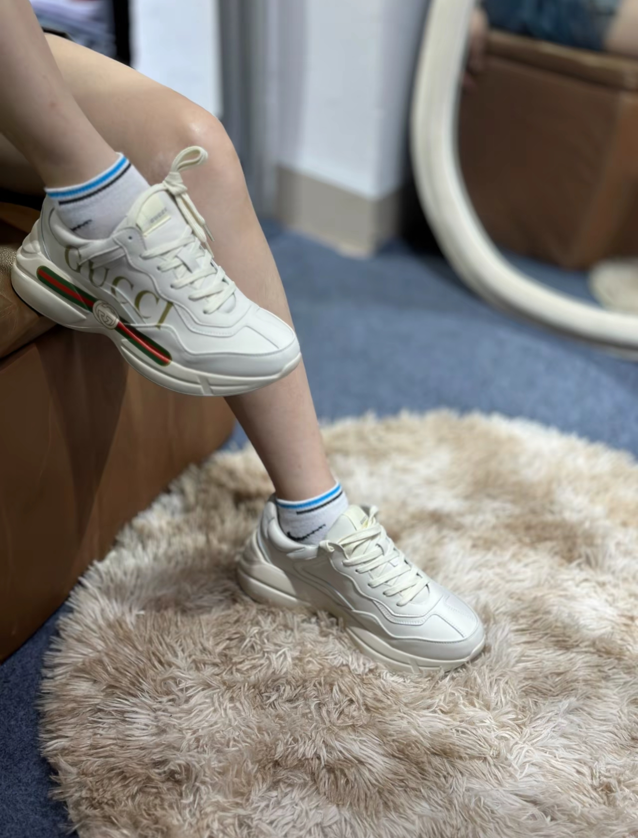【☆공주님 최애】구찌 롸이톤 레더 스니커즈 띠 로고  528892 DRW00 9522 photo review