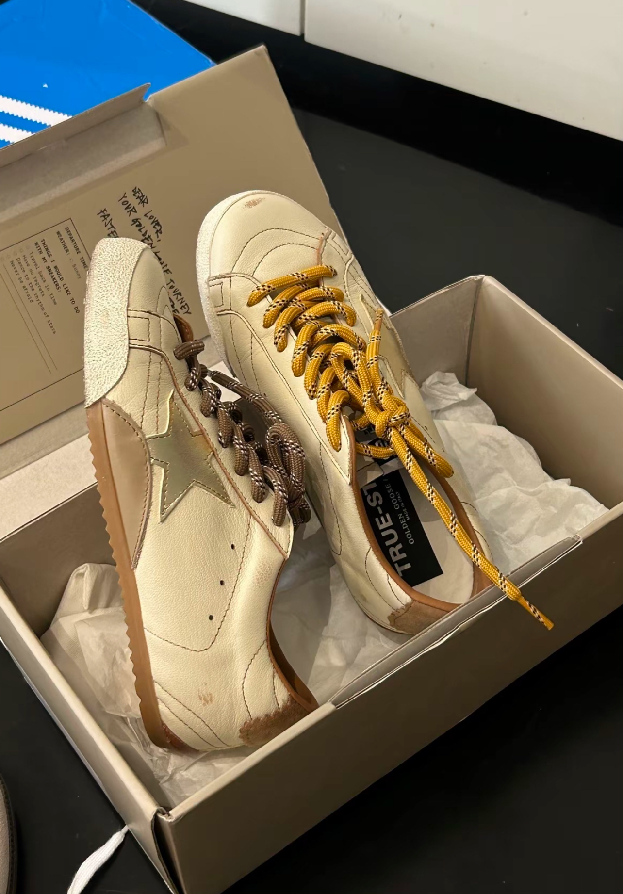 【🥰공주님 최애】Golden Goose True-Star  핫금 별 플랫 슈즈 photo review