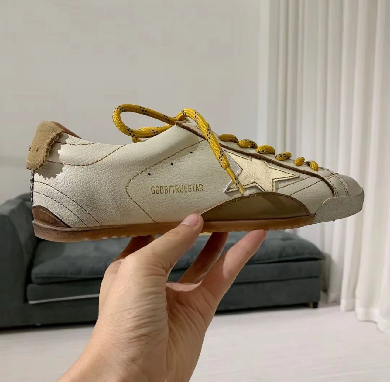 【🥰공주님 최애】Golden Goose True-Star  핫금 별 플랫 슈즈 photo review