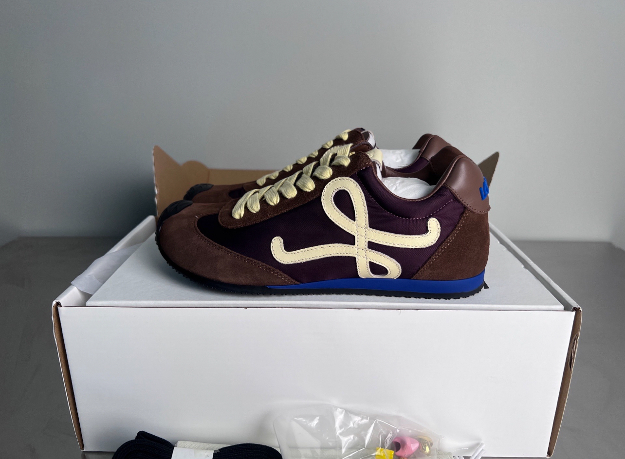 【❀공주님 최애】LOEWE 로이웨이 Ballet Runner 2.0 photo review