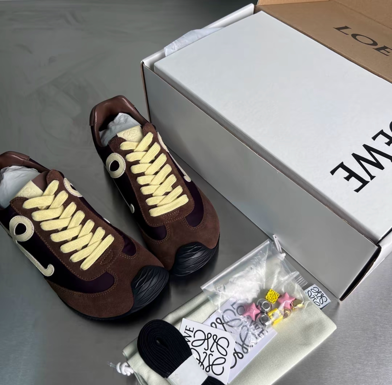 【❀공주님 최애】LOEWE 로이웨이 Ballet Runner 2.0 photo review
