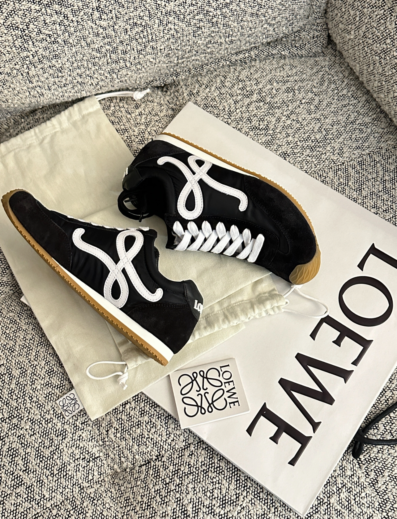 【❀공주님 최애】LOEWE 로이웨이 Ballet Runner 2.0 photo review