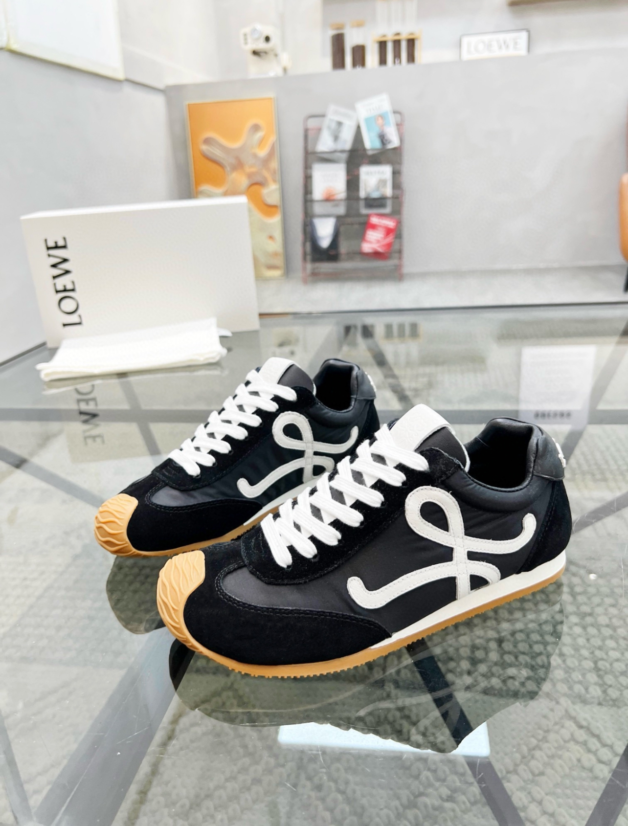 【❀공주님 최애】LOEWE 로이웨이 Ballet Runner 2.0 photo review