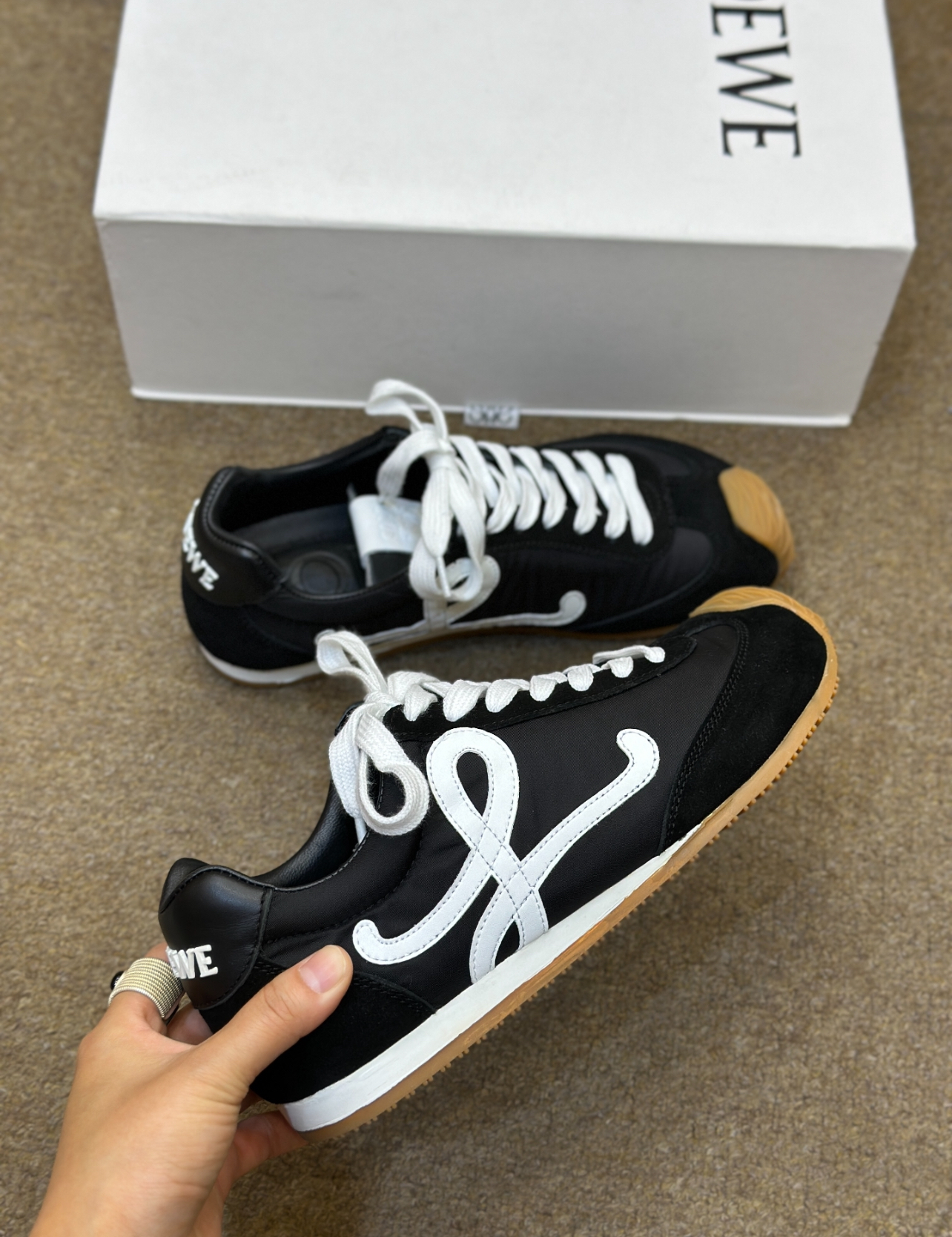 【❀공주님 최애】LOEWE 로이웨이 Ballet Runner 2.0 photo review