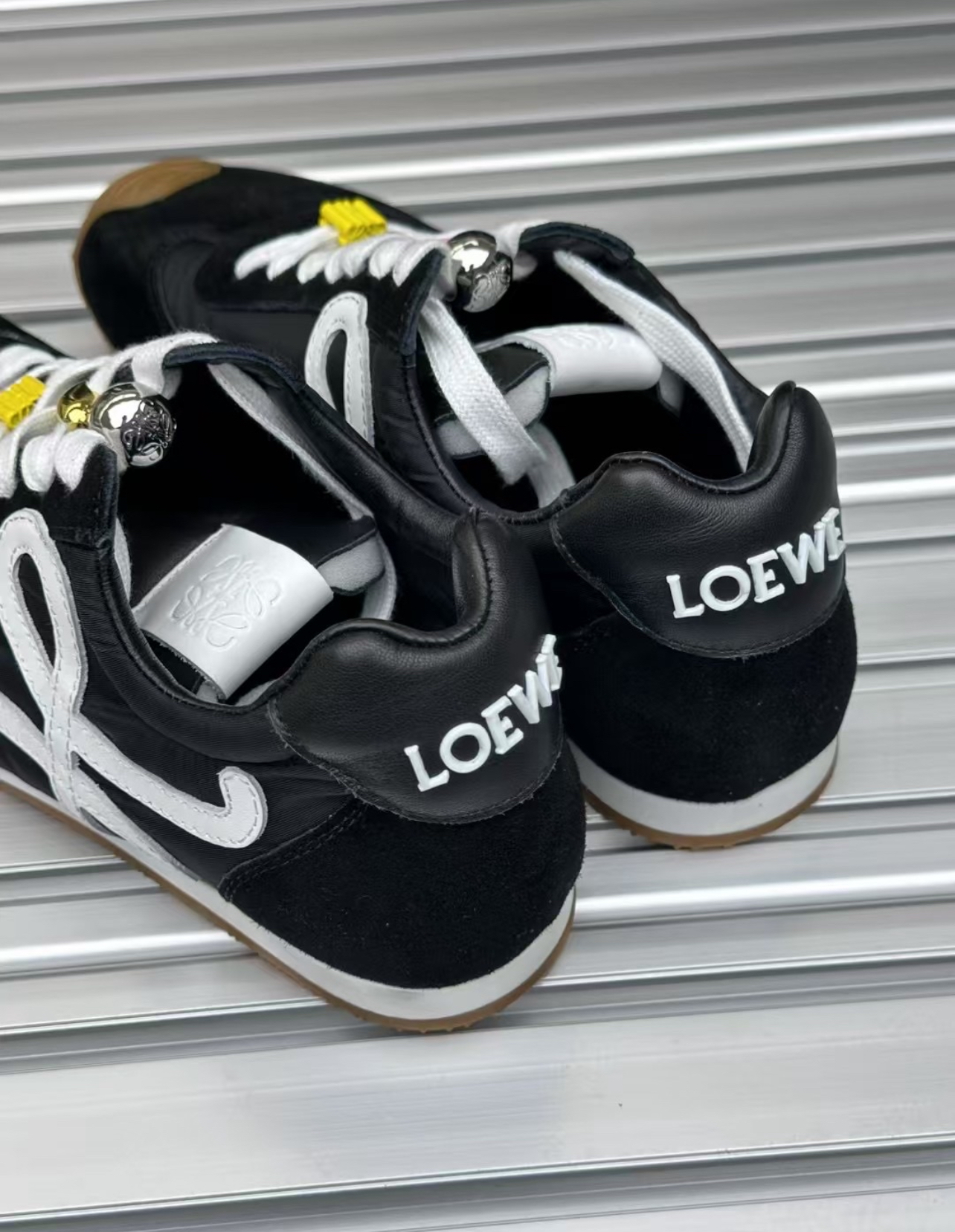 【❀공주님 최애】LOEWE 로이웨이 Ballet Runner 2.0 photo review