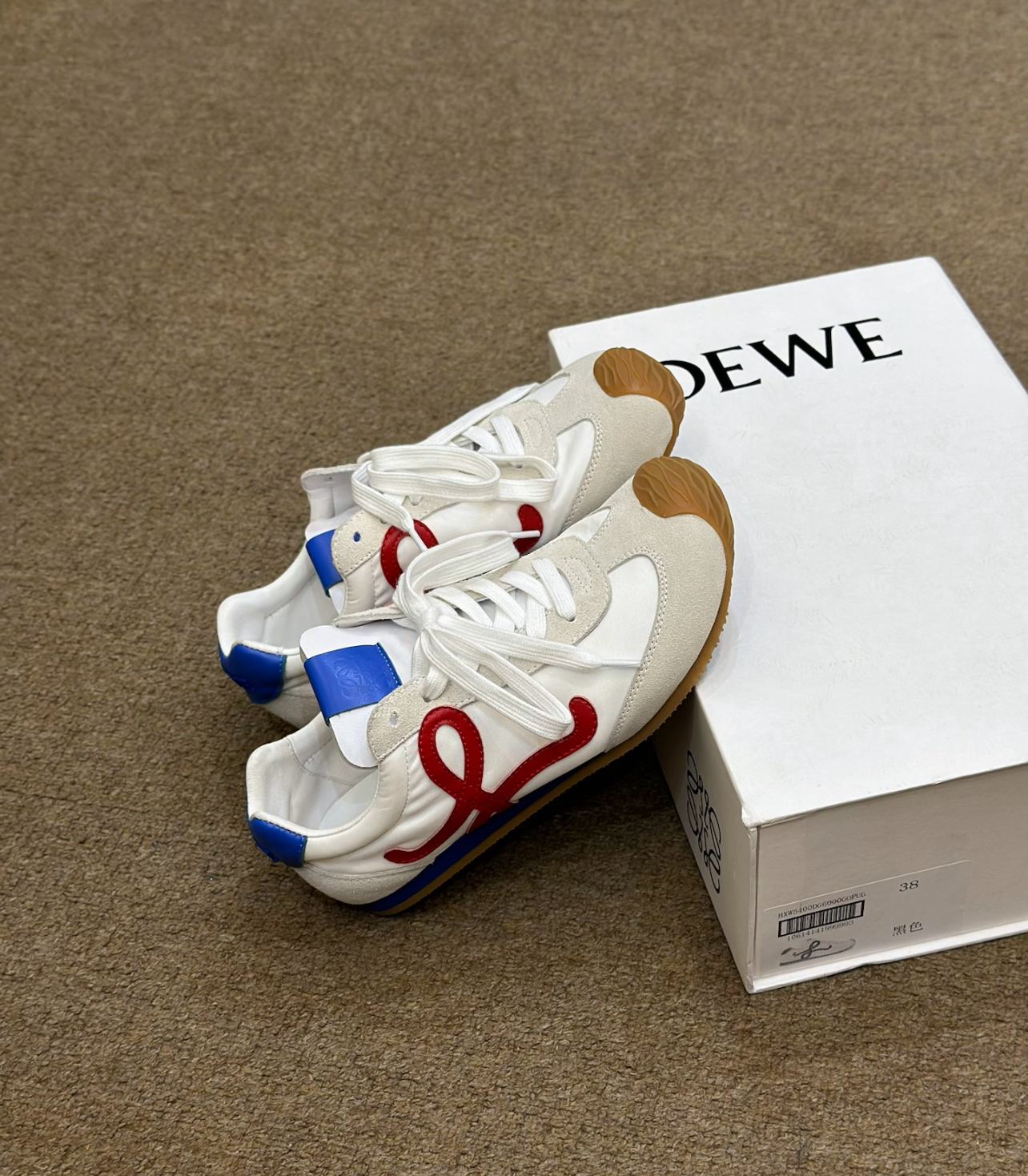 【❀공주님 최애】LOEWE 로이웨이 Ballet Runner 2.0 photo review