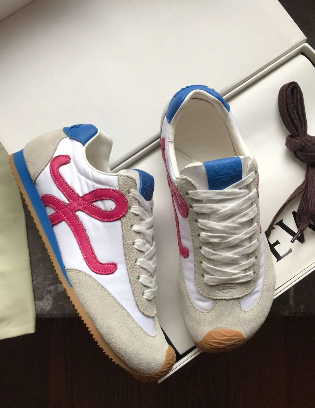 【❀공주님 최애】LOEWE 로이웨이 Ballet Runner 2.0 photo review