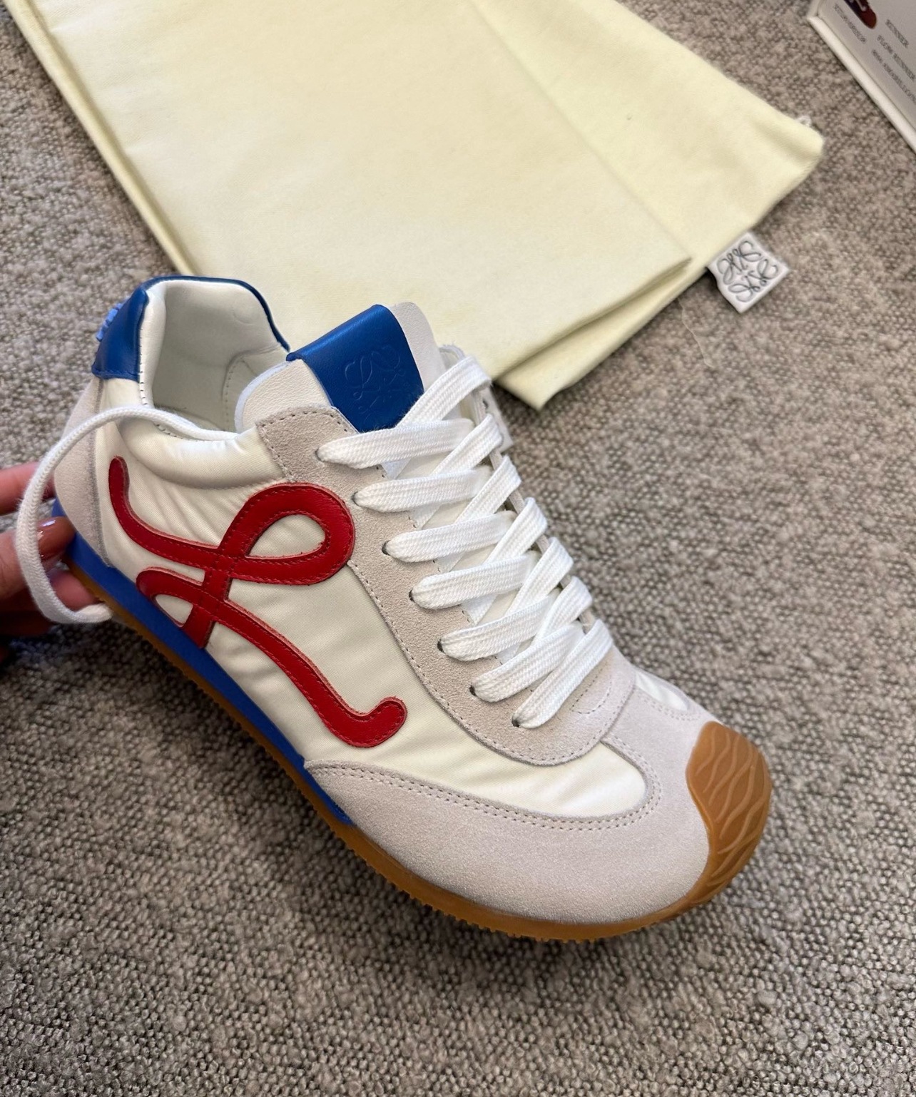 【❀공주님 최애】LOEWE 로이웨이 Ballet Runner 2.0 photo review