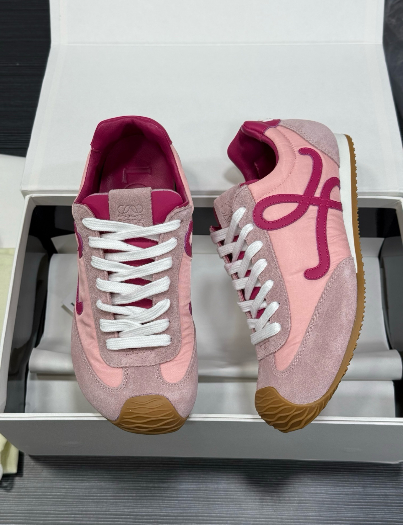 【❀공주님 최애】LOEWE 로이웨이 Ballet Runner 2.0 photo review