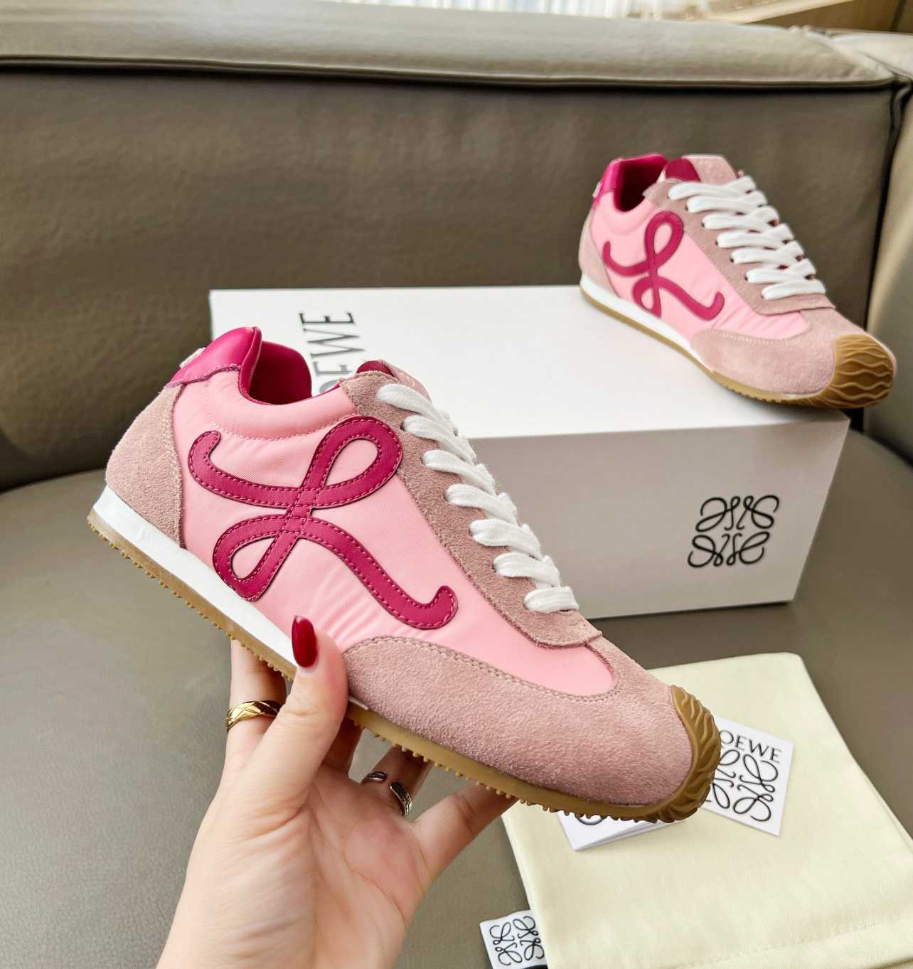 【❀공주님 최애】LOEWE 로이웨이 Ballet Runner 2.0 photo review