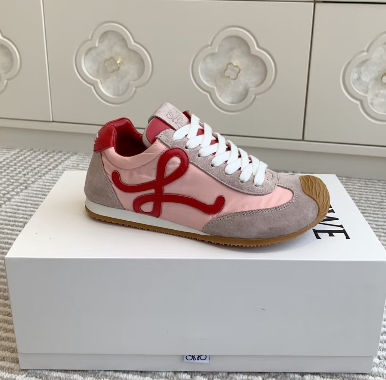 【❀공주님 최애】LOEWE 로이웨이 Ballet Runner 2.0 photo review