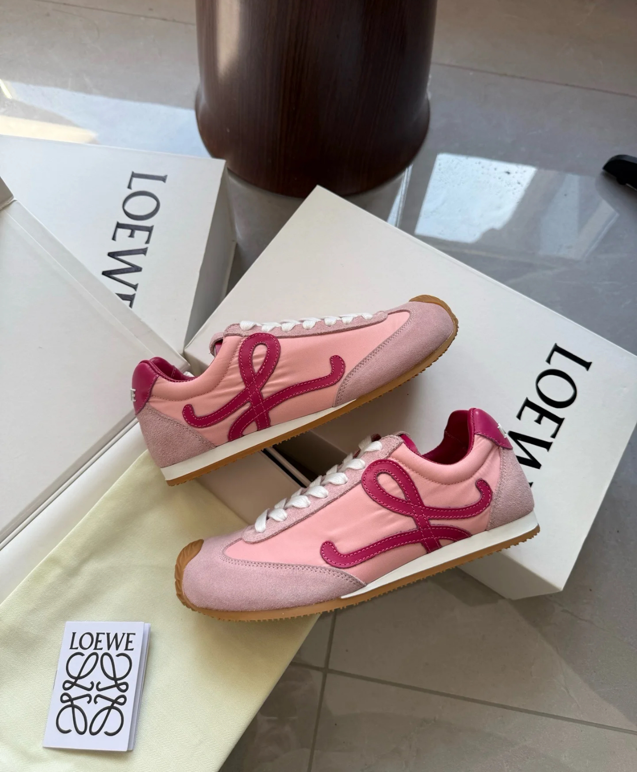 【❀공주님 최애】LOEWE 로이웨이 Ballet Runner 2.0 photo review