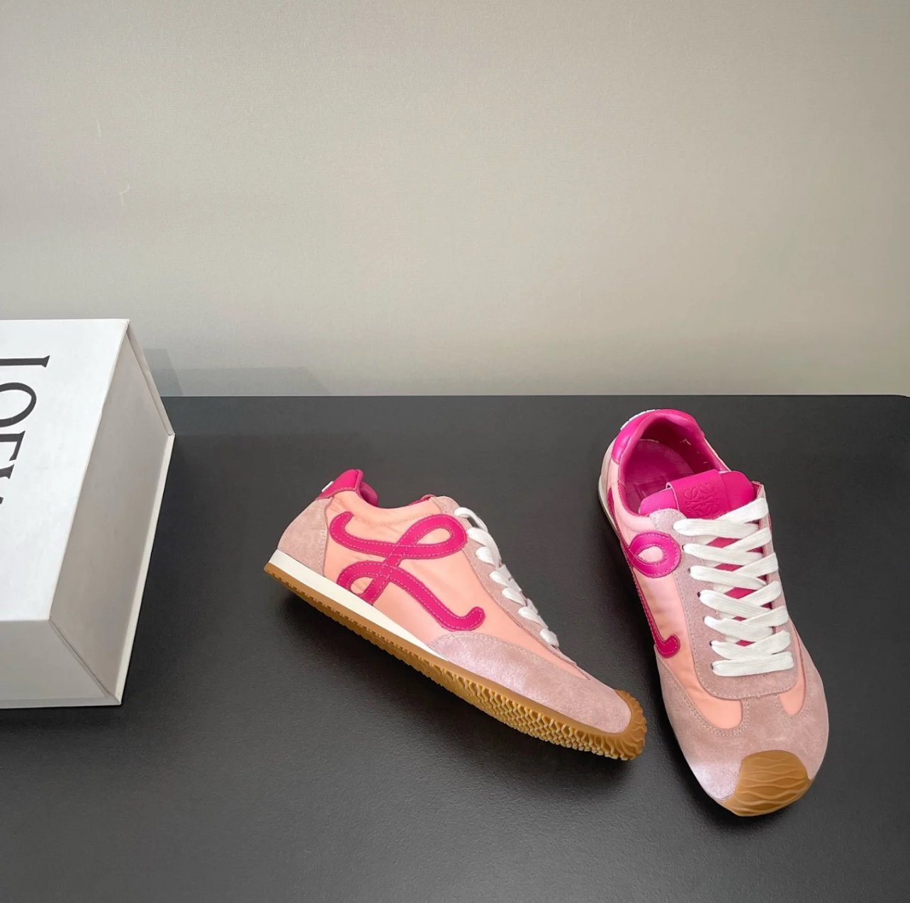 【❀공주님 최애】LOEWE 로이웨이 Ballet Runner 2.0 photo review