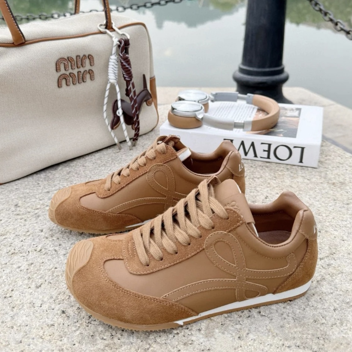 【❀공주님 최애】LOEWE 로이웨이 Ballet Runner 2.0 photo review