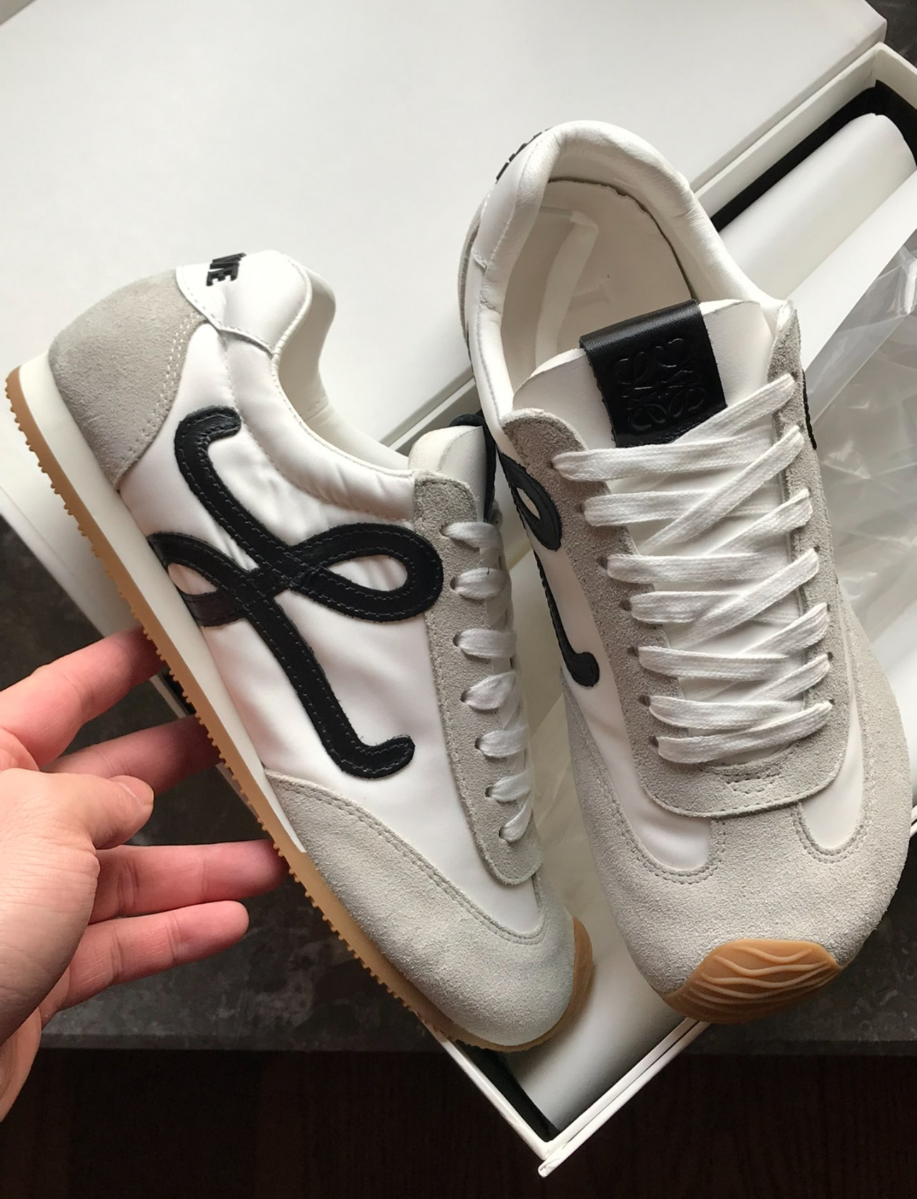 【❀공주님 최애】LOEWE 로이웨이 Ballet Runner 2.0 photo review