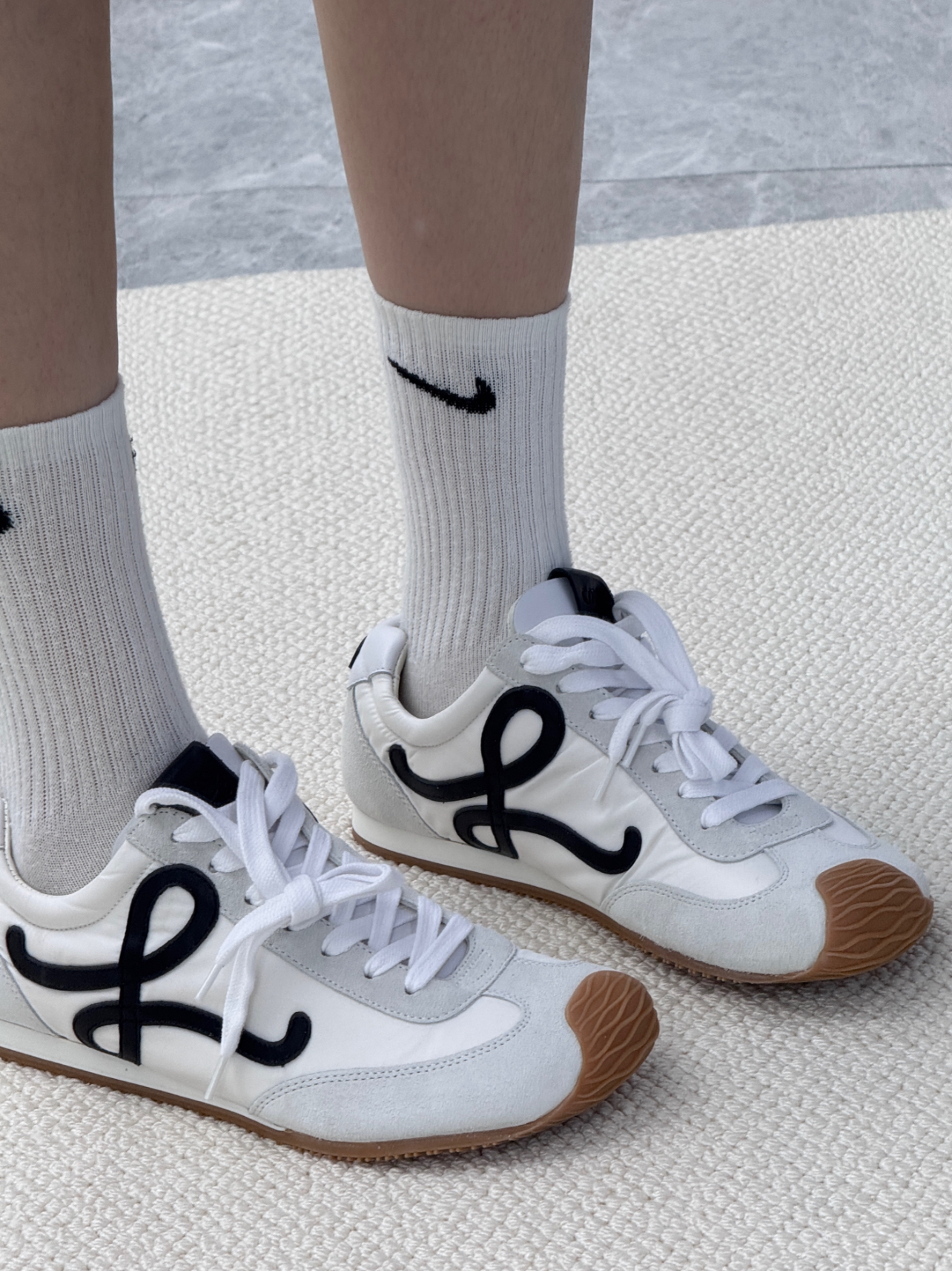 【❀공주님 최애】LOEWE 로이웨이 Ballet Runner 2.0 photo review