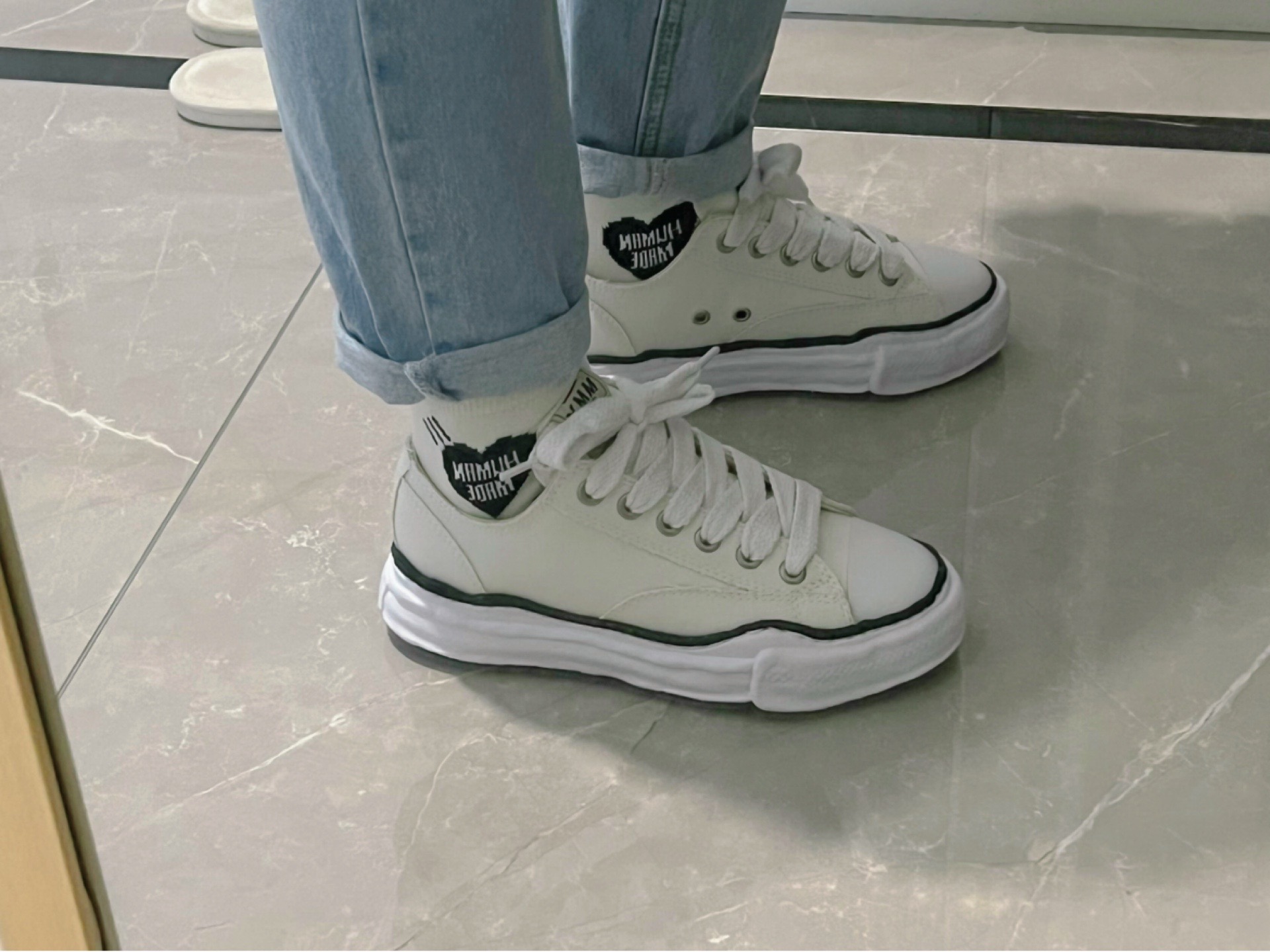 메종 미하라 야스히로 피터슨 OG 솔 캔버스 로우 스니커즈 화이트 A01FW702-WHITE photo review