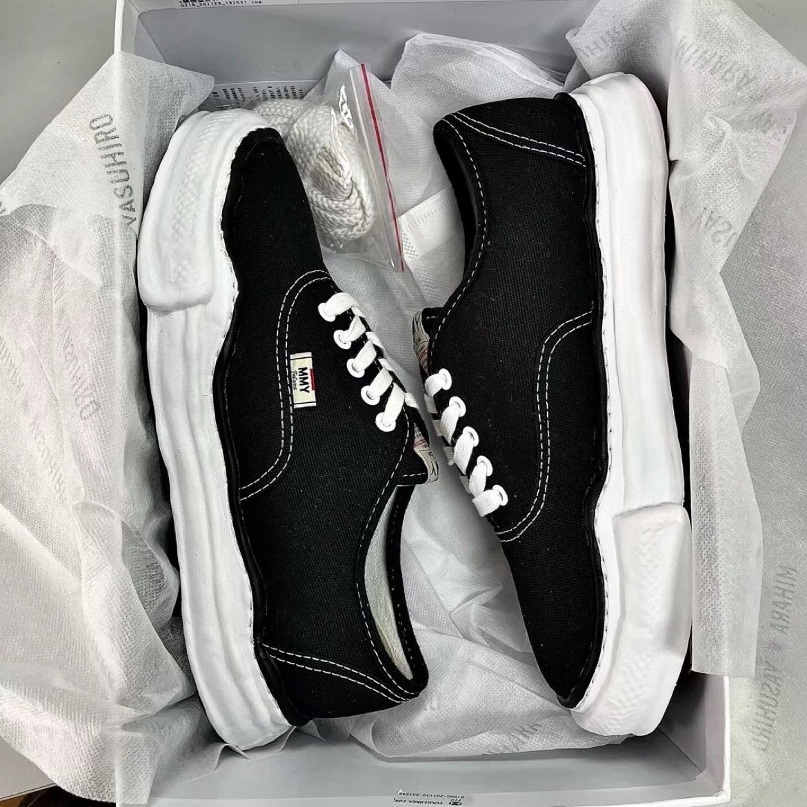 메종 미하라 야스히로 베이커 OG 솔 캔버스 로우 컷 스니커즈 블랙 A02FW704-BLACK photo review