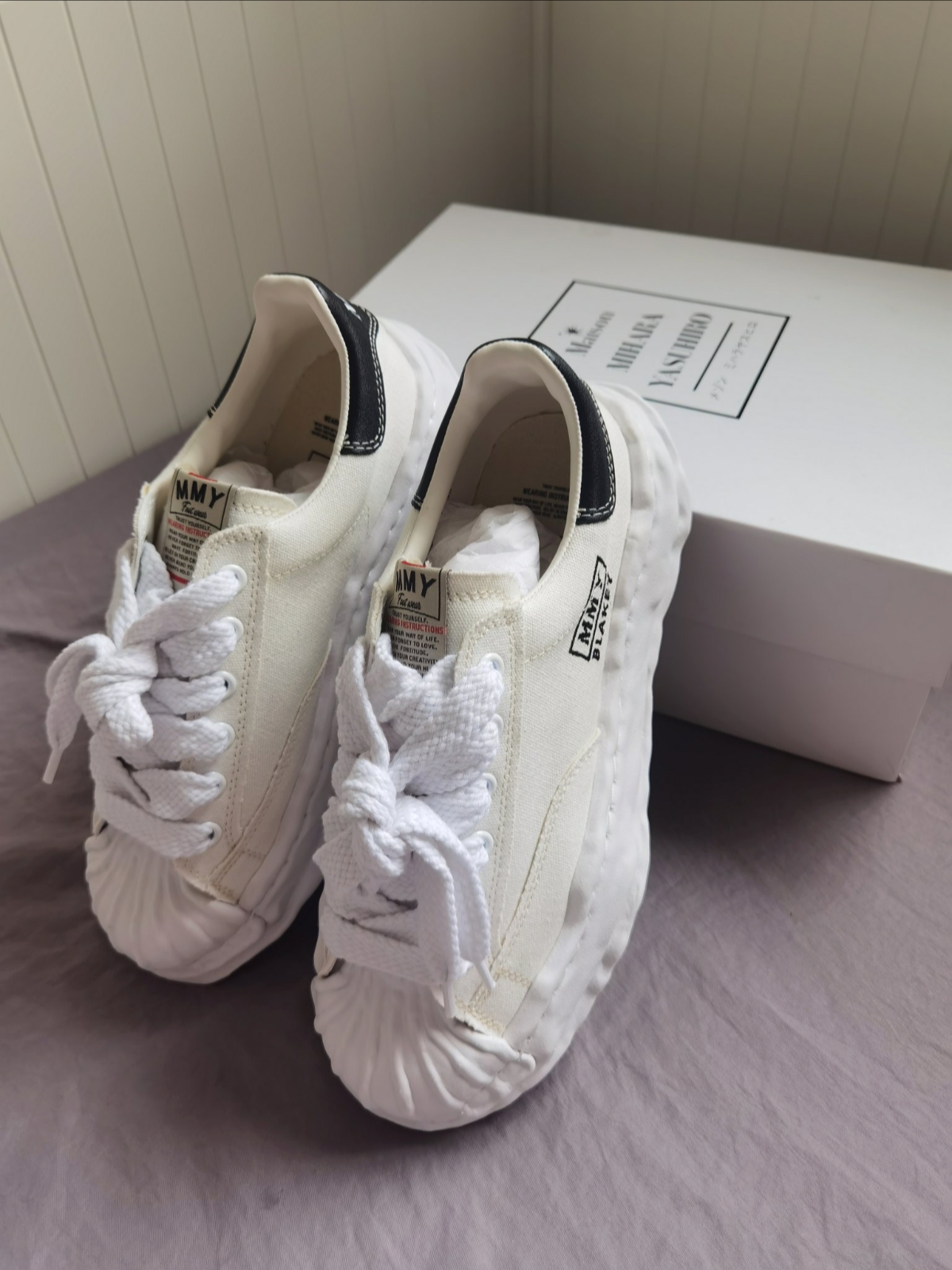 메종 미하라 야스히로 블레이키 OG 솔 캔버스 로우탑 스니커즈 화이트 A08FW735-WHITE photo review