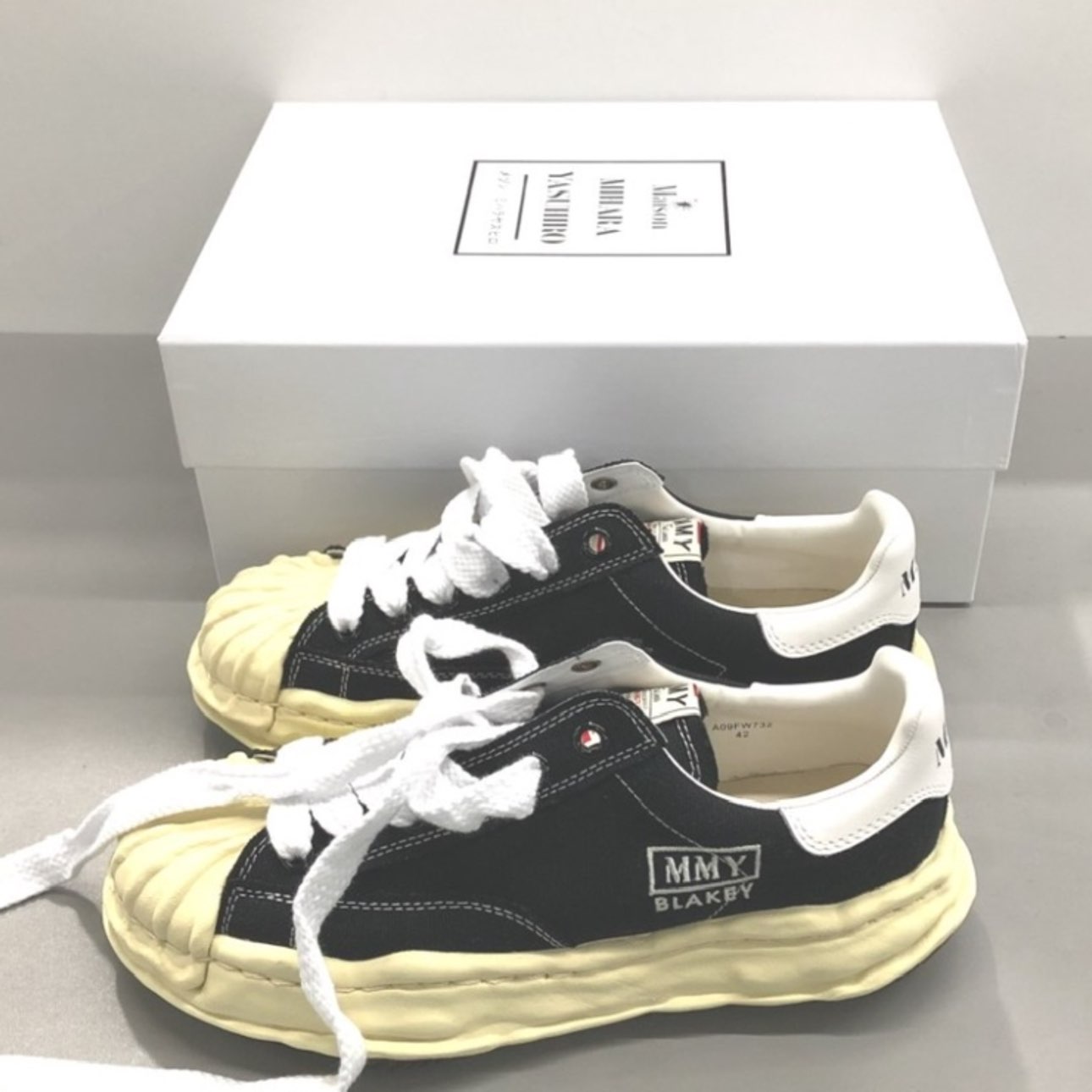 메종 미하라 야스히로 블레이키 VL OG 솔 캔버스 로우탑 스니커즈 블랙 A09FW732-BLACK photo review