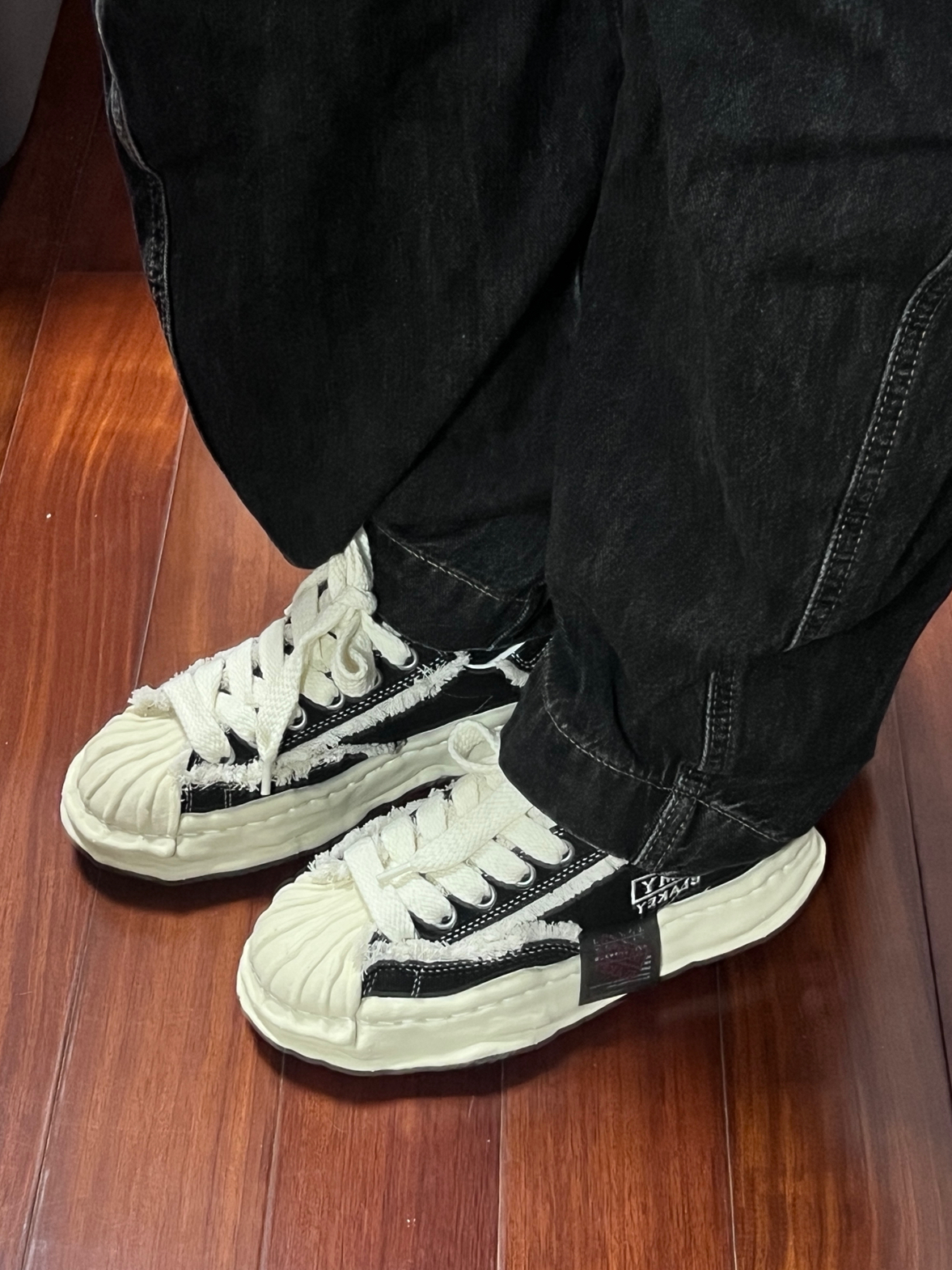 【신상 콜라보】메종 미하라 야스히로 x Xvessel OG 블랙 C13FW713 photo review