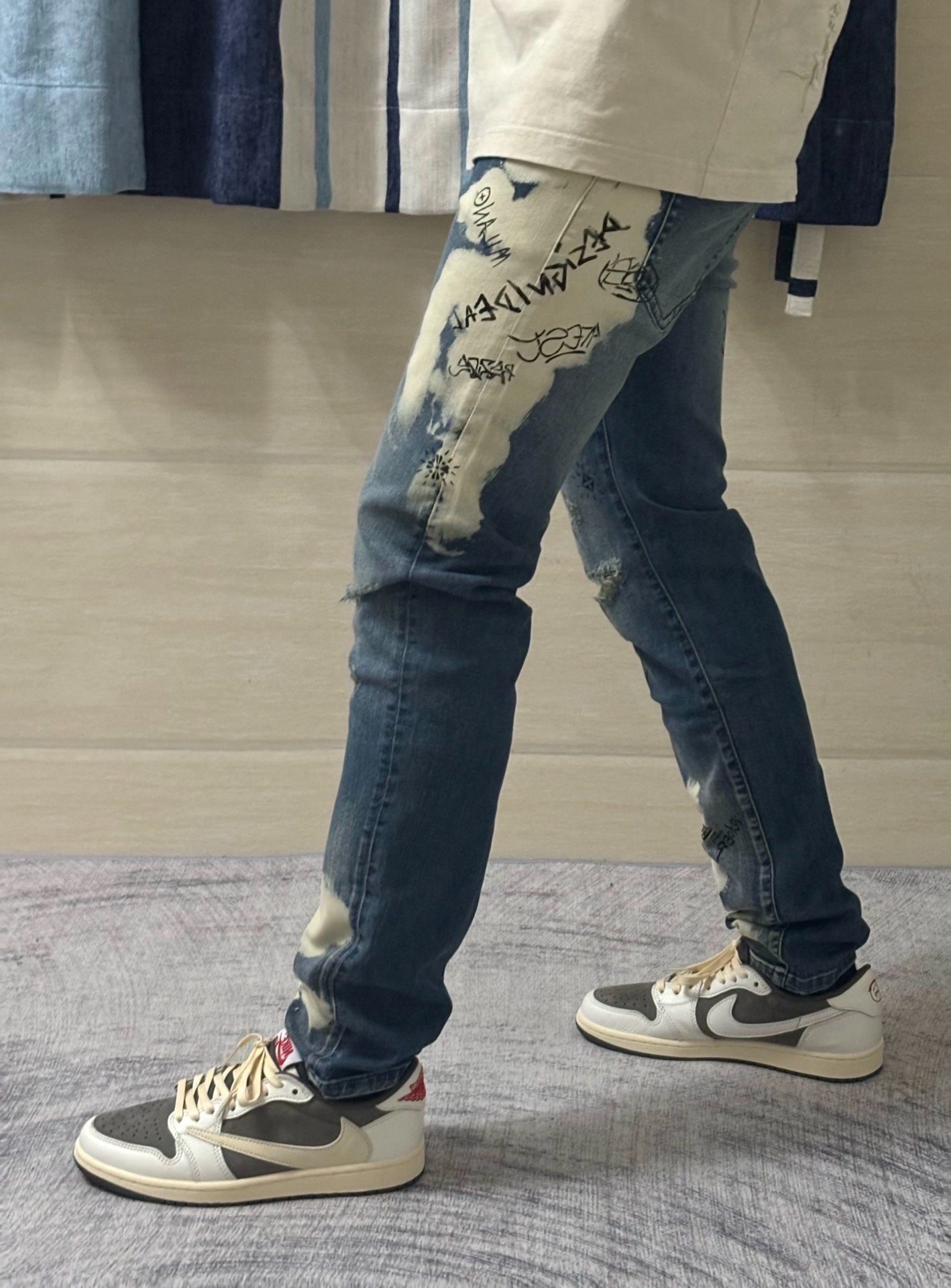 나이키 x 트래비스 스캇 에어조던1 로우 OG 한정판 운동화 photo review