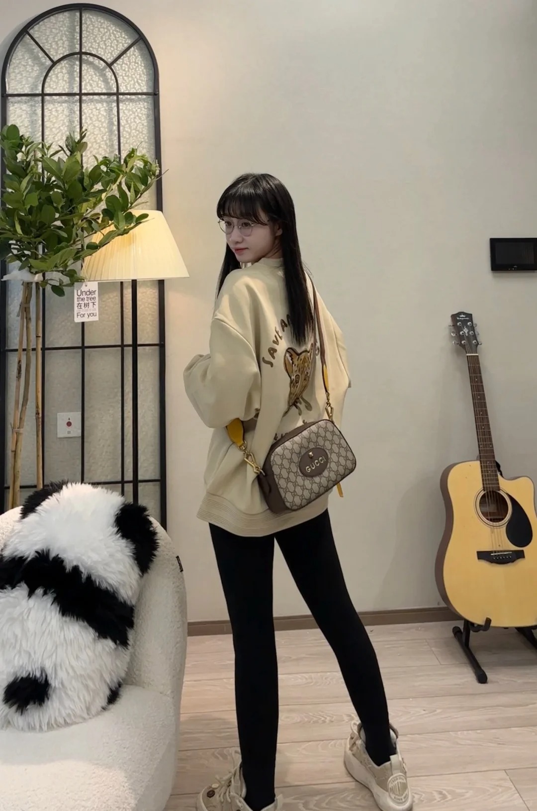 구찌 [네오 빈티지] GG 수프림 메신저백 스타일 ‎476466 K9GVT 8856 photo review