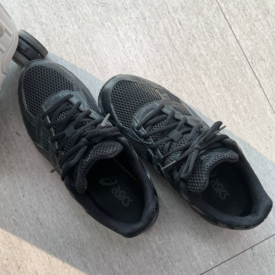 아식스 젤 1130 블랙 그래파이트 그레이 1201A256-002 photo review