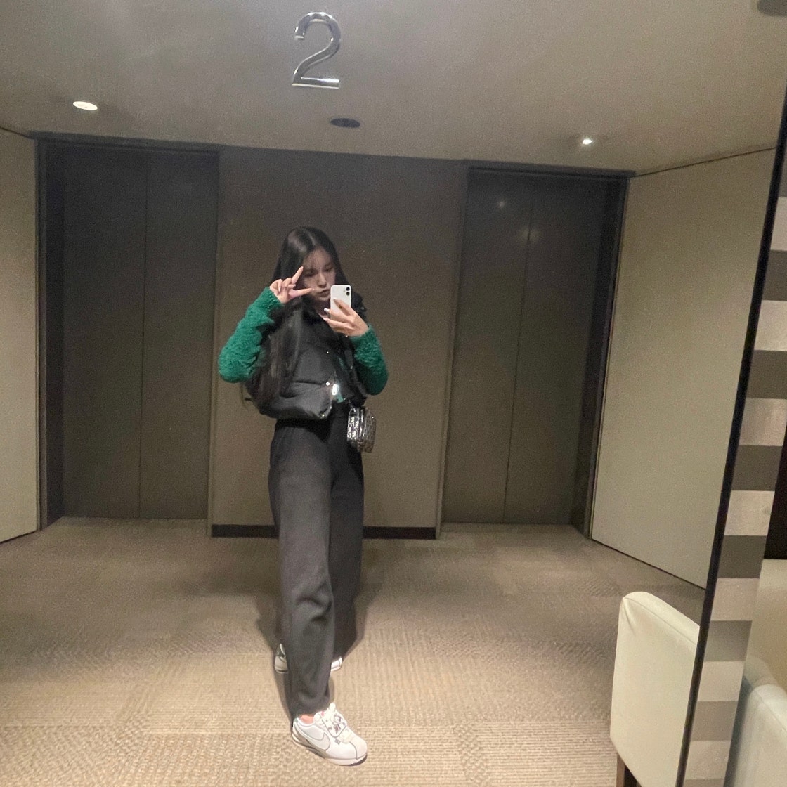 디올 스트랩 파우치 photo review