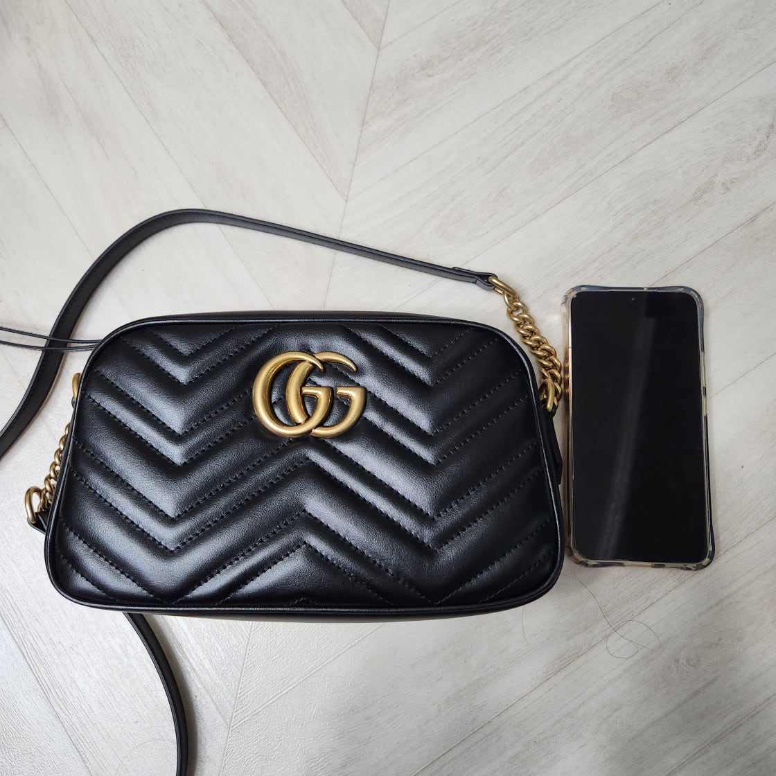 구찌 GG 마몽 스몰 마틀라세 숄더백 마몽 스몰 크로스백 금장 블랙 GUCCI 447632 DTD1T 1000 여성 photo review