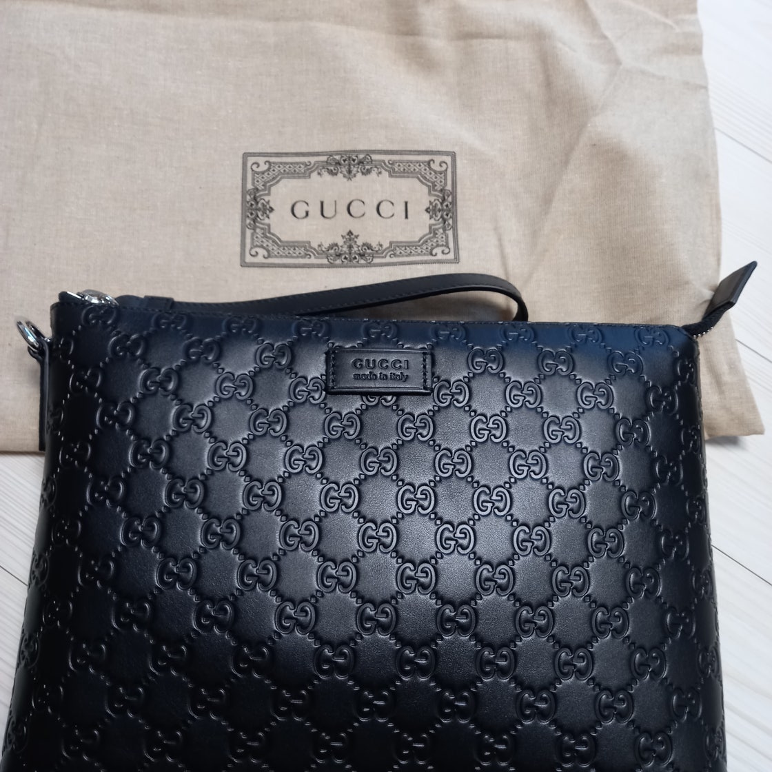 GUCCI 구찌 시그니처 남성 소프트백 남성 클러치백 소프트 파우치 473881 DMT1N 1000 남성 photo review