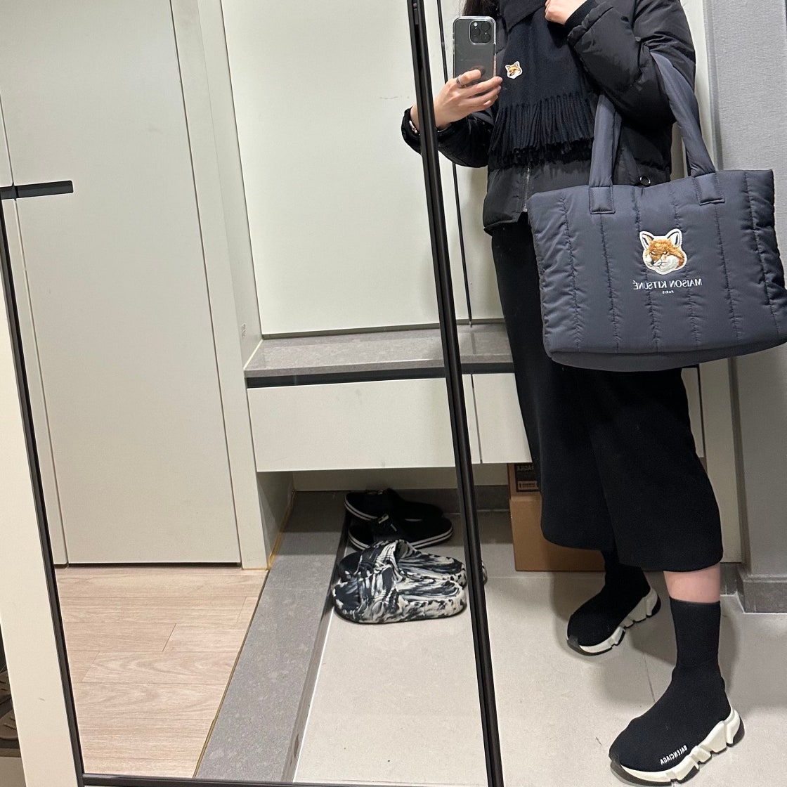 발렌시아가 스피드 트레이너 블랙 화이트 2019 525712W05G01000 photo review