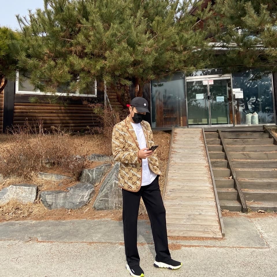 발렌시아가 스피드 트레이너 블랙 옐로우 530455W05G01000 photo review
