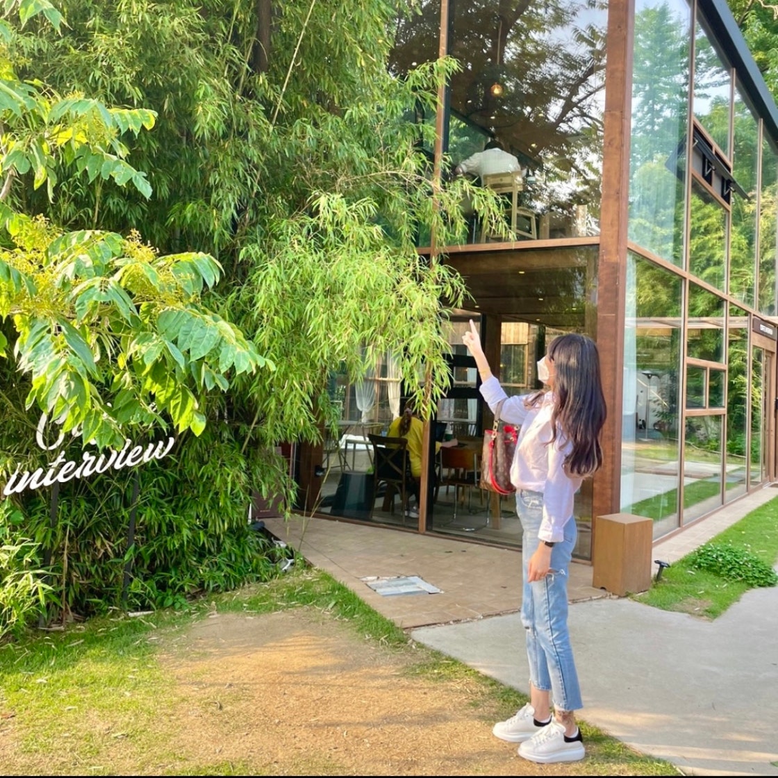 알렉산더 맥퀸 오버사이즈드 스니커즈 화이트 블랙 553770WHGP79061 photo review