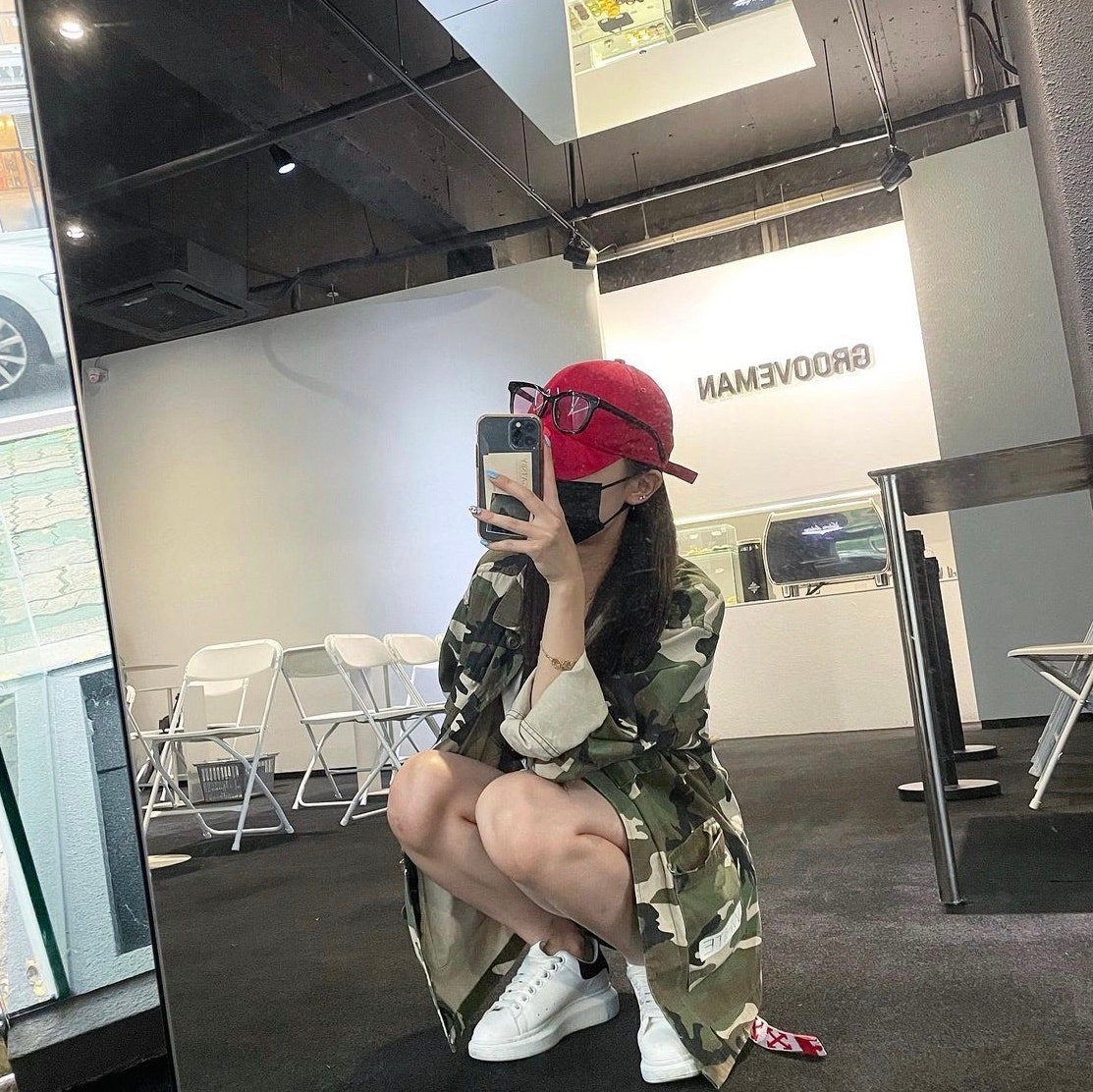 알렉산더 맥퀸 오버사이즈드 스니커즈 화이트 블랙 553770WHGP79061 photo review