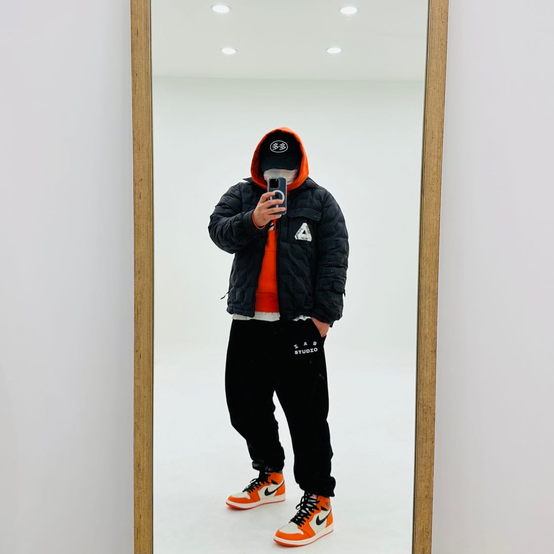 조던 1 레트로 하이 OG 리버스 쉐터드 백보드 555088-113 photo review