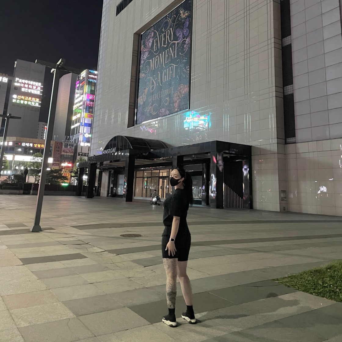 발렌시아가 스피드 트레이너 블랙 화이트 2021/2022 587280W2DBQ1015 photo review