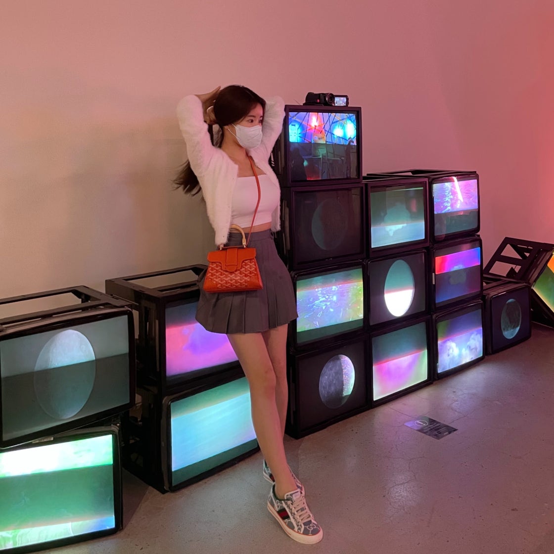 구찌 테니스 1977 트렌디 스케이트보드화 여성 라이트 블루 워싱 처리 스타일 606110 H0G10 3460 photo review