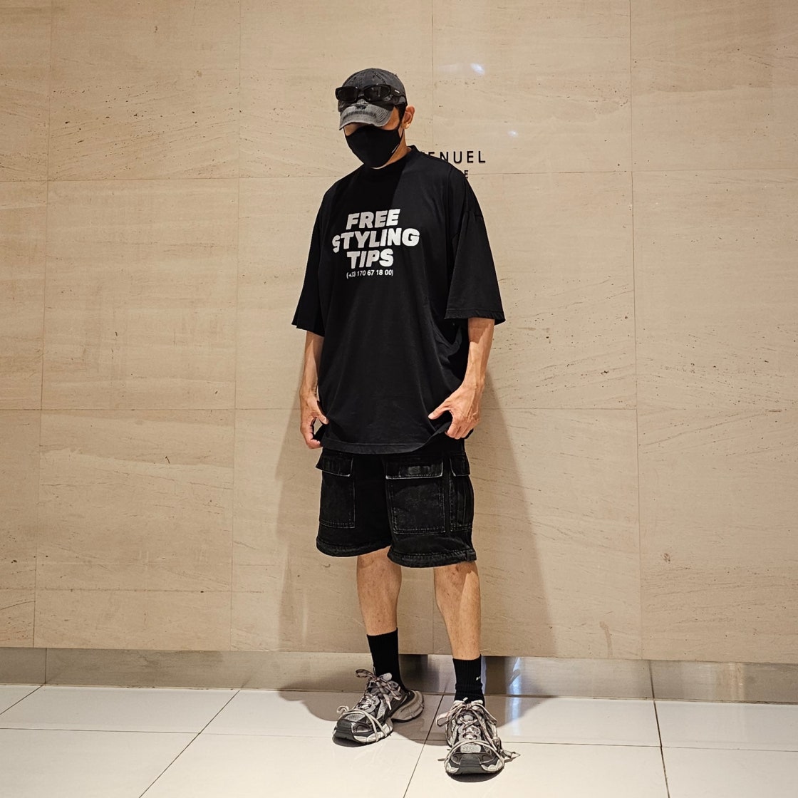 발렌시아가 3XL 뮬 그레이 화이트 레드 742672W3XL51219 photo review