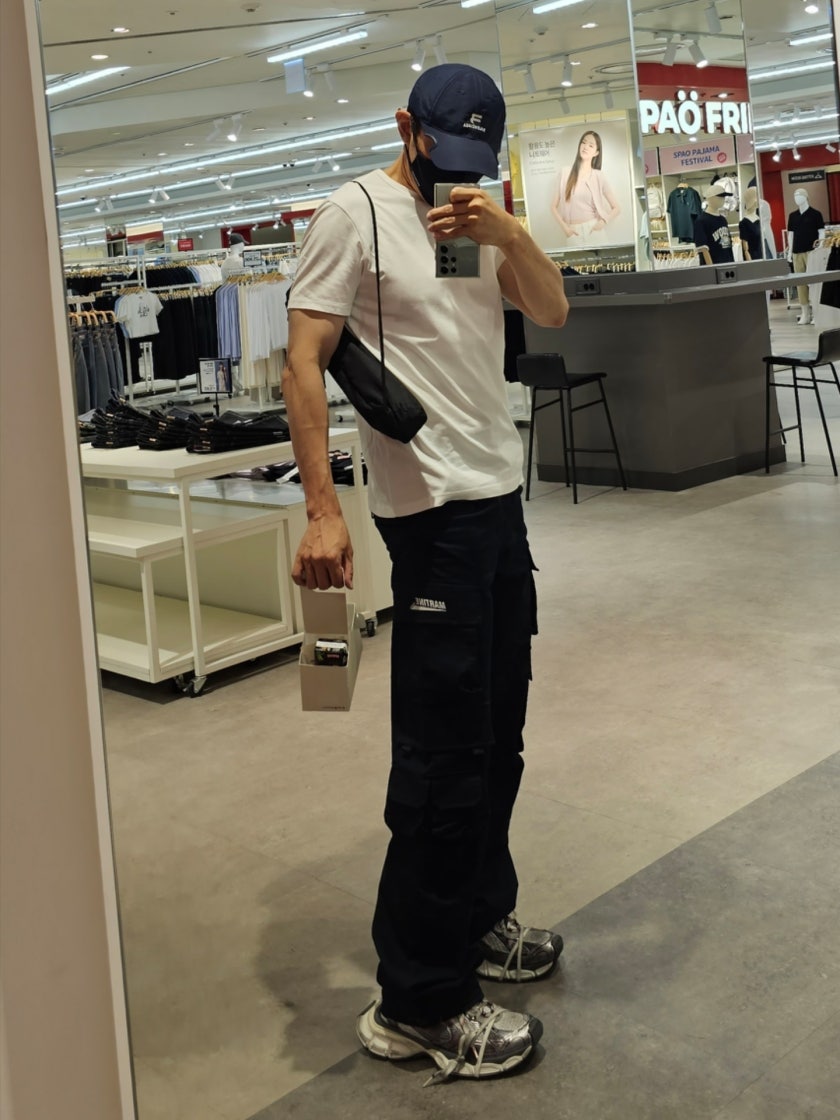 발렌시아가 3XL 뮬 그레이 화이트 레드 742672W3XL51219 photo review