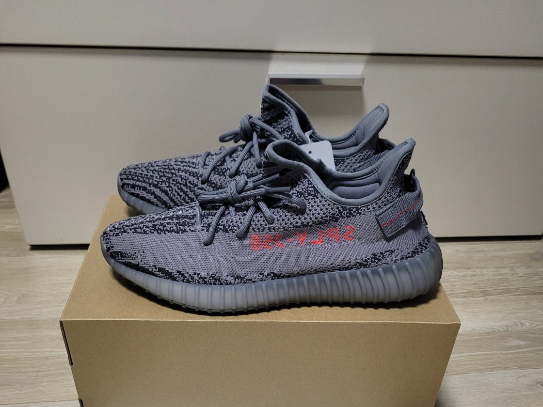 아디다스 이지 부스트 350 V2 벨루가 20  AH2203 photo review