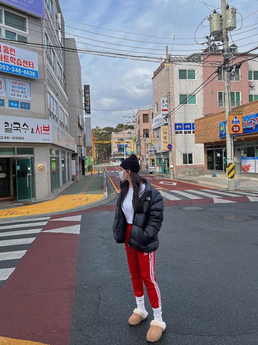 샤넬 클래식 카드 홀더 블랙 골드 AP0213-Y01864-C3906 photo review