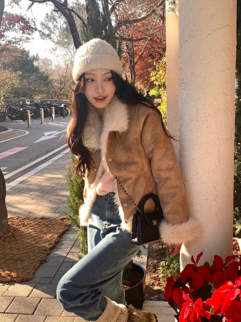 샤넬 카프스킨 & 골드 메탈 미니 쇼핑백 photo review