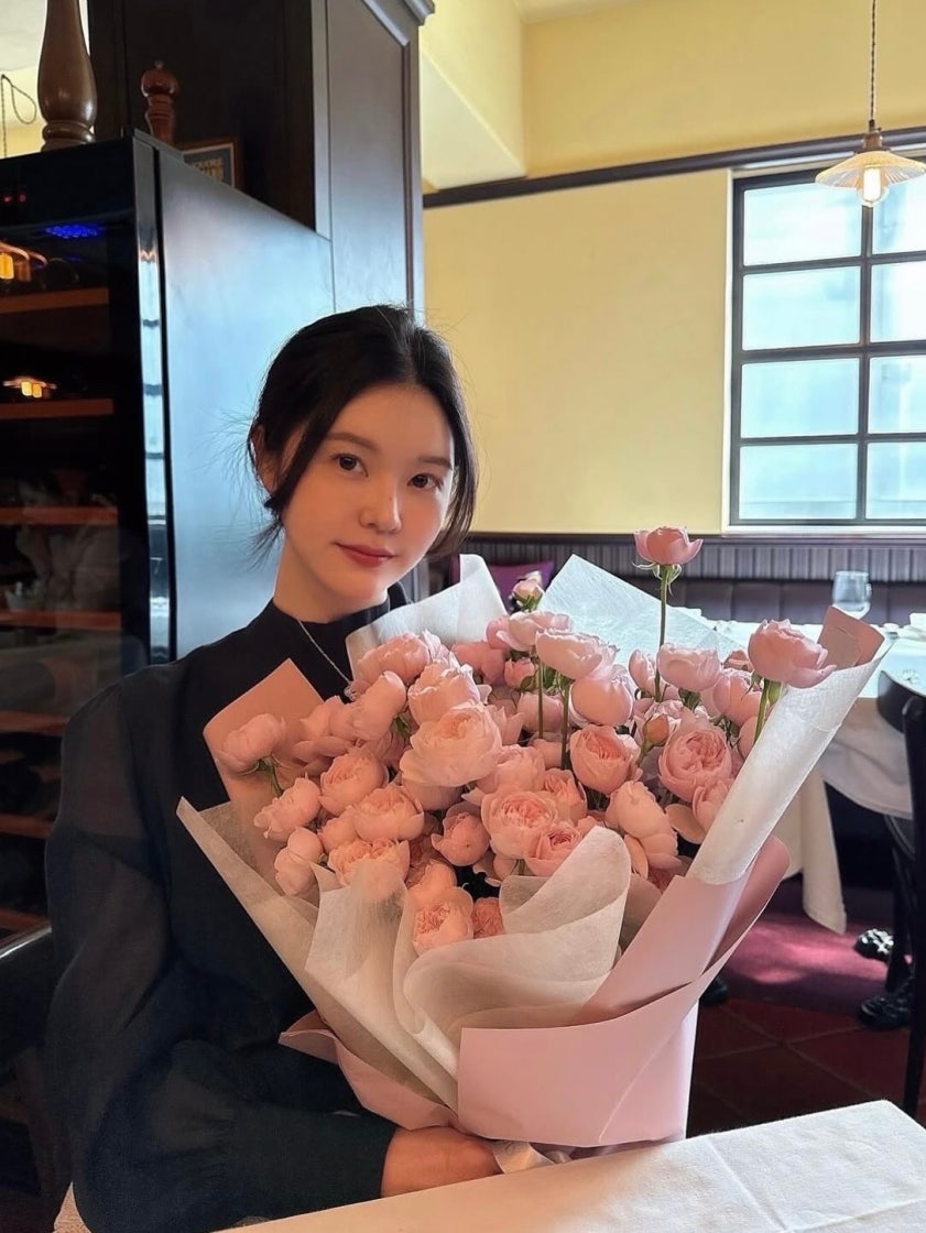 샤넬 카프스킨 & 골드 메탈 미니 쇼핑백 photo review