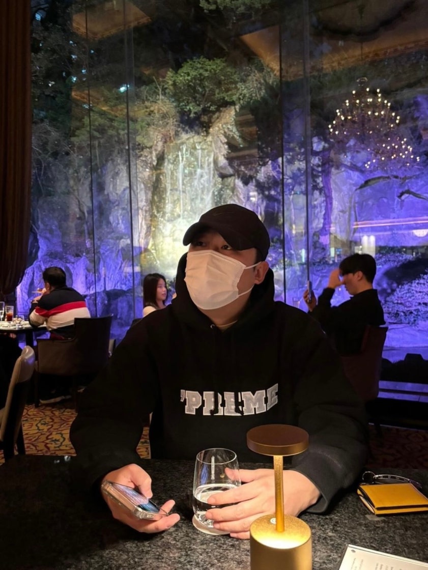 샤넬 카프스킨 & 골드 메탈 미니 쇼핑백 photo review