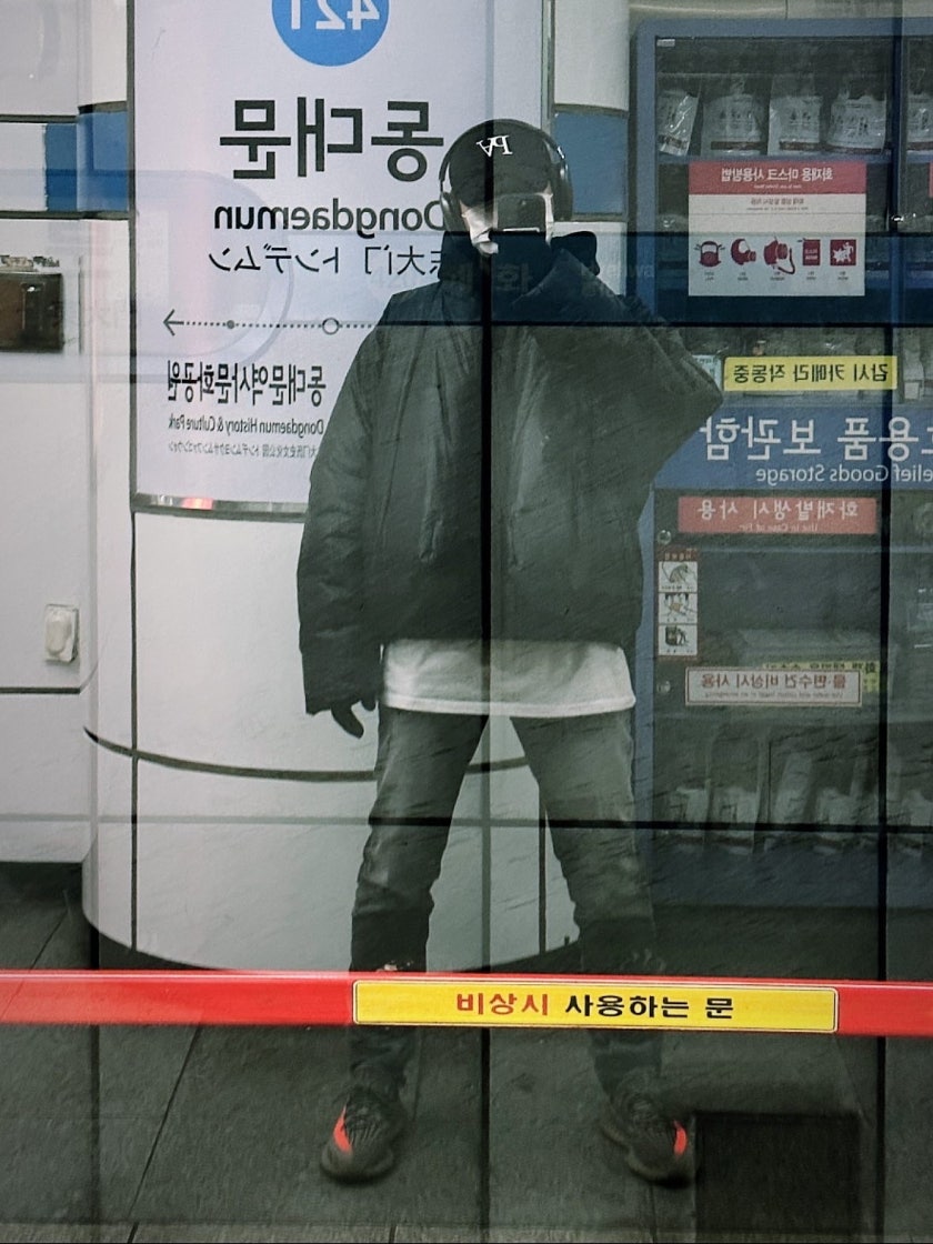 아디다스 이지 부스트 350 V2 벨루가 BB1826 photo review