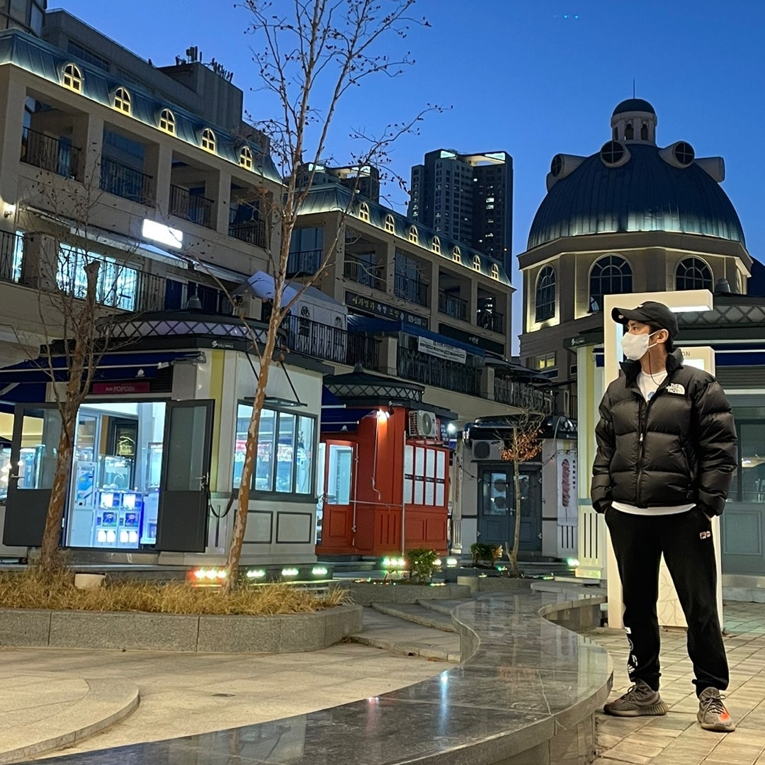 아디다스 이지 부스트 350 V2 벨루가 BB1826 photo review