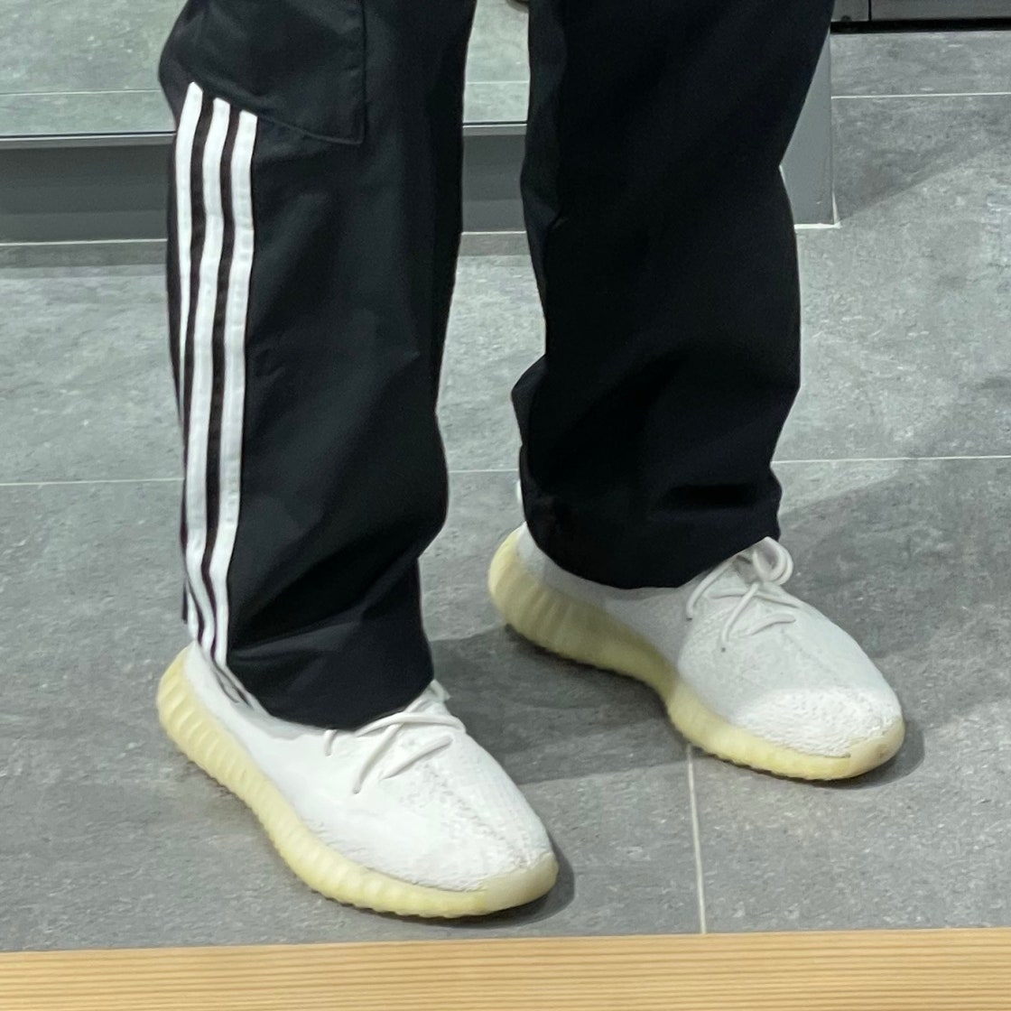 아디다스 이지 부스트 350 V2 CP9366 photo review